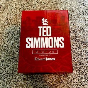 Ted Simmons Cardinals statue